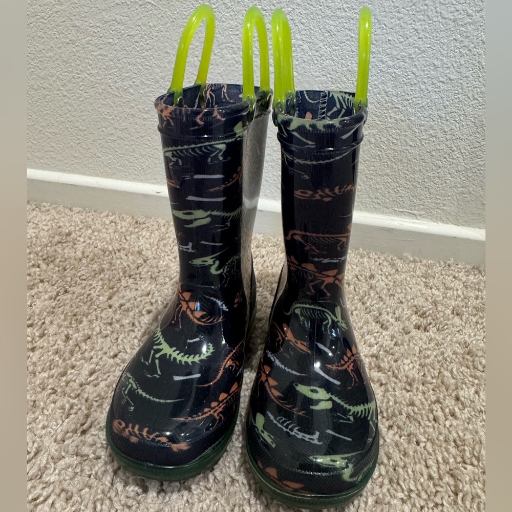 Members Mark Boys Dinosaur Light Up Pull on Rain Boot Size 7/8